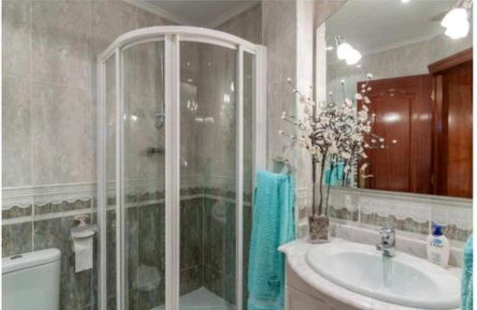 Alojamientos Marte Habitacion Con Bano Torrelavega Eksteriør billede
